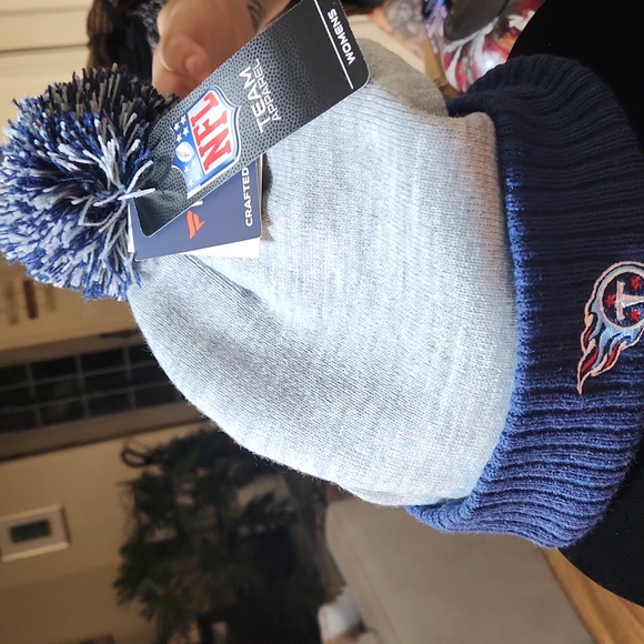 Hat - Picture 2 of 3